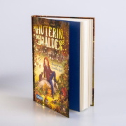Buchcover und Innenansicht für das Buch: Hüterin des Waldes 3: Theater mit Familie Igel