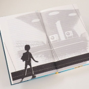 Buchcover und Innenansicht für das Buch: BOY UNDERWATER