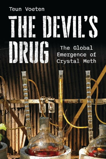 Buchcover und Innenansicht für das Buch: The Devil's Drug
