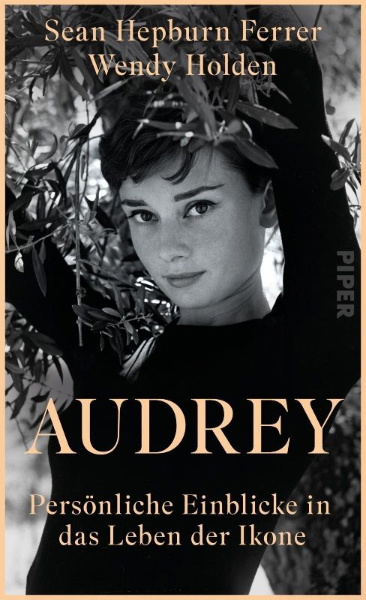 Buchcover und Innenansicht für das Buch: Intimate Audrey