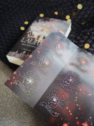 Buchcover und Innenansicht für das Buch: Laurelin - Das Flüstern des Lichts