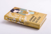 Buchcover und Innenansicht für das Buch: GONGBANG-UI GYEJEOL/HEALING SEASON OF POTTERY