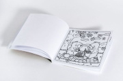 Buchcover und Innenansicht für das Buch: Happy Cappy - Cosy Capybara Coloring. Ein Ausmalbuch für jedes Alter