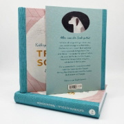 Buchcover und Innenansicht für das Buch: Nothing Much Happens