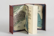 Buchcover und Innenansicht für das Buch: A vow so bold and deadly