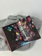 Buchcover und Innenansicht für das Buch: Vortex - Die Liebe, die den Anfang brachte Schmuckausgabe