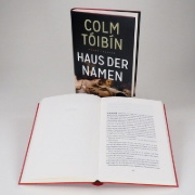 Buchcover und Innenansicht für das Buch: House of Names