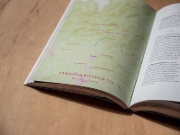 Buchcover und Innenansicht für das Buch: Reisehandbuch Slowenien