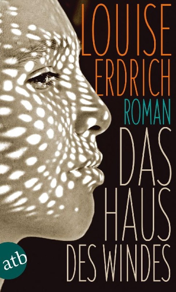Buchcover und Innenansicht für das Buch: The Round House