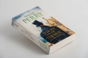 Buchcover und Innenansicht für das Buch: Perry, A: Flucht an die Themse