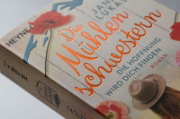 Buchcover und Innenansicht für das Buch: Die Mühlenschwestern - Die Hoffnung wird dich finden