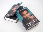 Buchcover und Innenansicht für das Buch: Truly