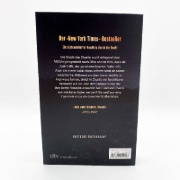 Buchcover und Innenansicht für das Buch: Survive The Night