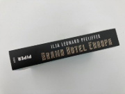 Buchcover und Innenansicht für das Buch: Grand Hotel Europa
