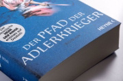 Buchcover und Innenansicht für das Buch: A Snake lies Waiting - The Legends of the Condor Heroes Series Book 3