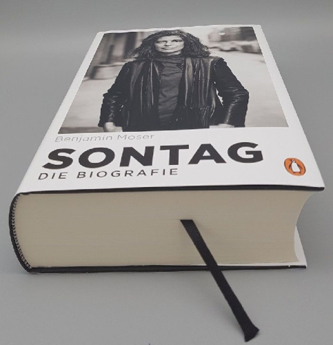 Buchcover und Innenansicht für das Buch: Sontag. Her Life and Work