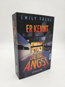 Buchcover und Innenansicht für das Buch: What She Left Behind