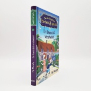 Buchcover und Innenansicht für das Buch: Christie and Agatha's Detective Agency - A Discovery Disappears