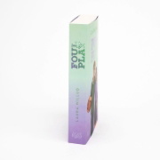 Buchcover und Innenansicht für das Buch: Foul Play