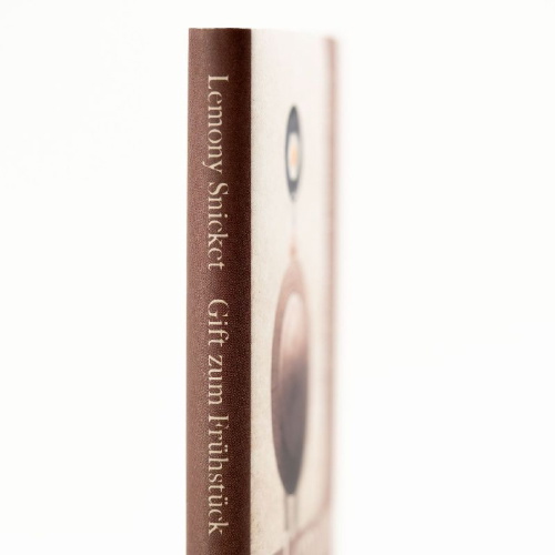 Buchcover und Innenansicht für das Buch: Poison For Breakfast