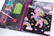 Buchcover und Innenansicht für das Buch: I Love Crystals - Unicorns