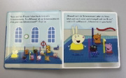 Buchcover und Innenansicht für das Buch: Peppa's Swimming Lesson