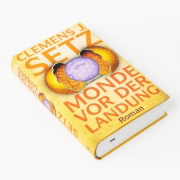 Buchcover und Innenansicht für das Buch: Monde vor der Landung