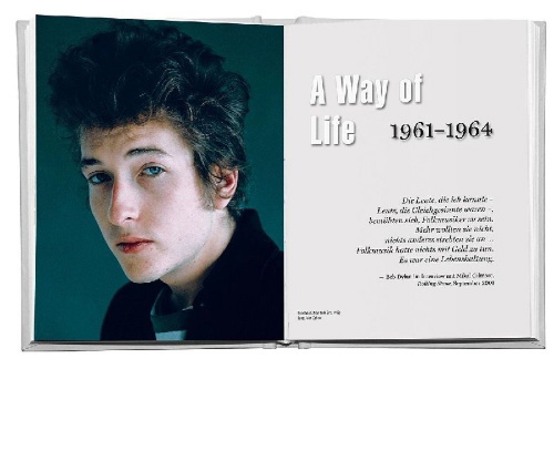 Buchcover und Innenansicht für das Buch: Mixing up the Medicine. Treasures from Bob Dylan Centre Tulsa