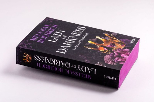 Buchcover und Innenansicht für das Buch: Lady of Darkness