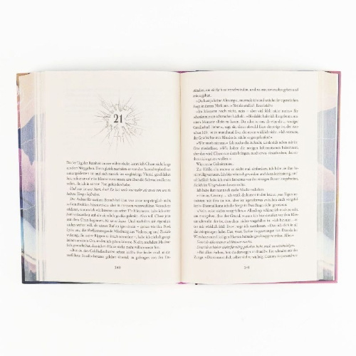 Buchcover und Innenansicht für das Buch: Until We Shatter
