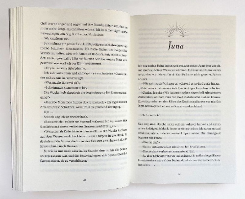 Buchcover und Innenansicht für das Buch: Aurora - Das Flüstern der Schatten