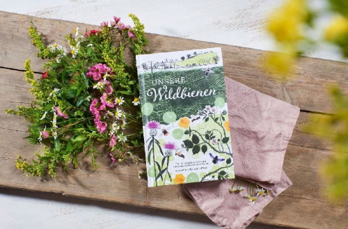 Buchcover und Innenansicht für das Buch: Unsere Wildbienen