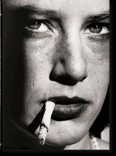 Buchcover und Innenansicht für das Buch: Helmut Newton. Legacy