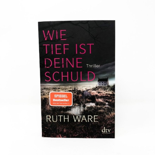 Buchcover und Innenansicht für das Buch: The Lying Game