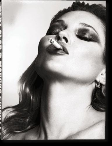Buchcover und Innenansicht für das Buch: Mert Alas and Marcus Piggott
