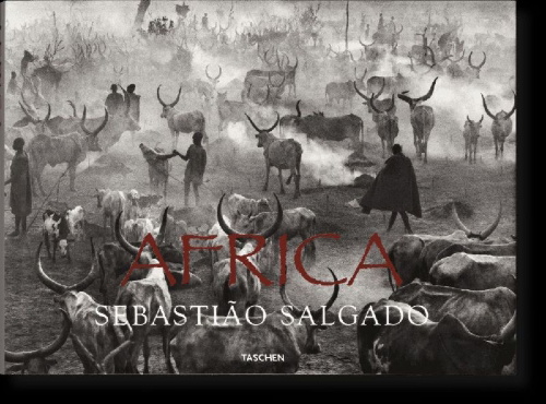 Buchcover und Innenansicht für das Buch: Sebastião Salgado. Africa