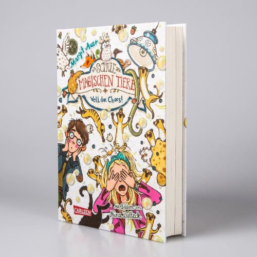 Buchcover und Innenansicht für das Buch: Die Schule der magischen Tiere 12: Voll das Chaos!