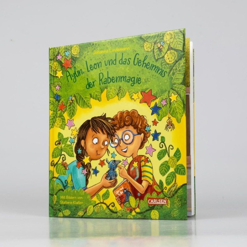 Buchcover und Innenansicht für das Buch: Aylin, Leon und das Geheimnis der Rabenmagie