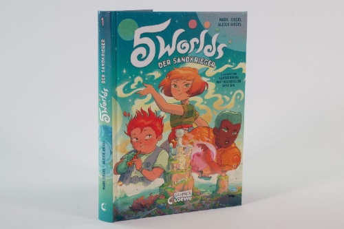 Buchcover und Innenansicht für das Buch: 5 Worlds (Band 1) - Der Sandkrieger