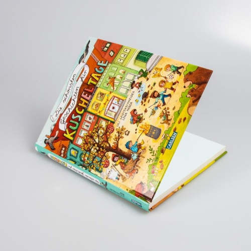 Buchcover und Innenansicht für das Buch: Die schönsten Geschichten für Kuscheltage