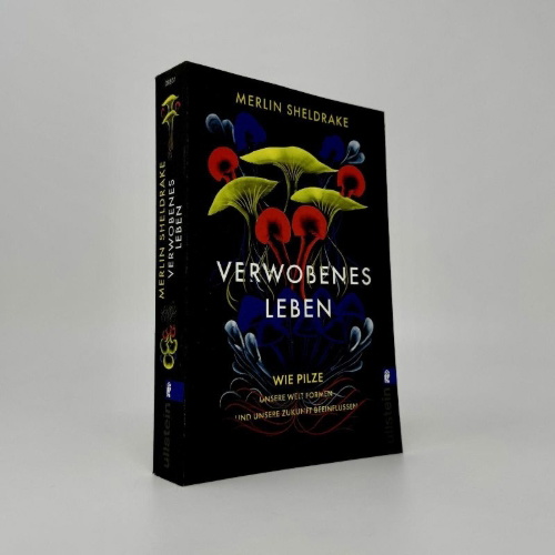 Buchcover und Innenansicht für das Buch: Entangled Life