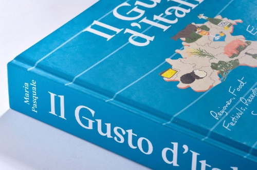 Buchcover und Innenansicht für das Buch: Mangia. How to eat your way through Italy