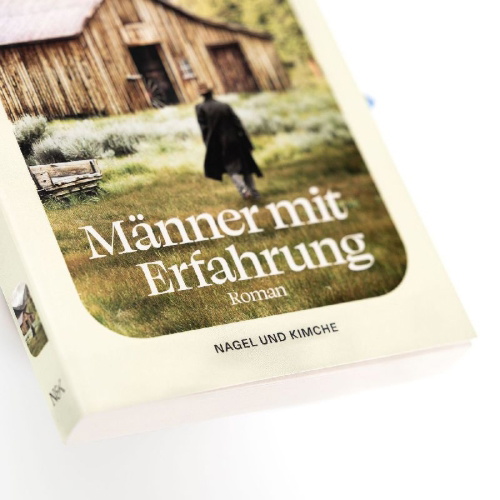 Buchcover und Innenansicht für das Buch: Go With Me